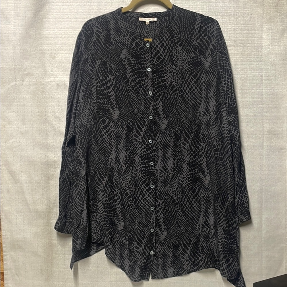Black and Gray Snake Print Blouse